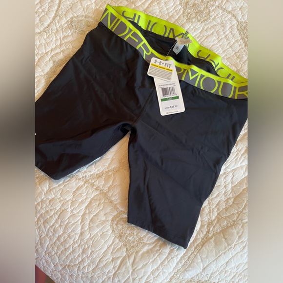 NWT padded compression shorts - Picture 3 of 3